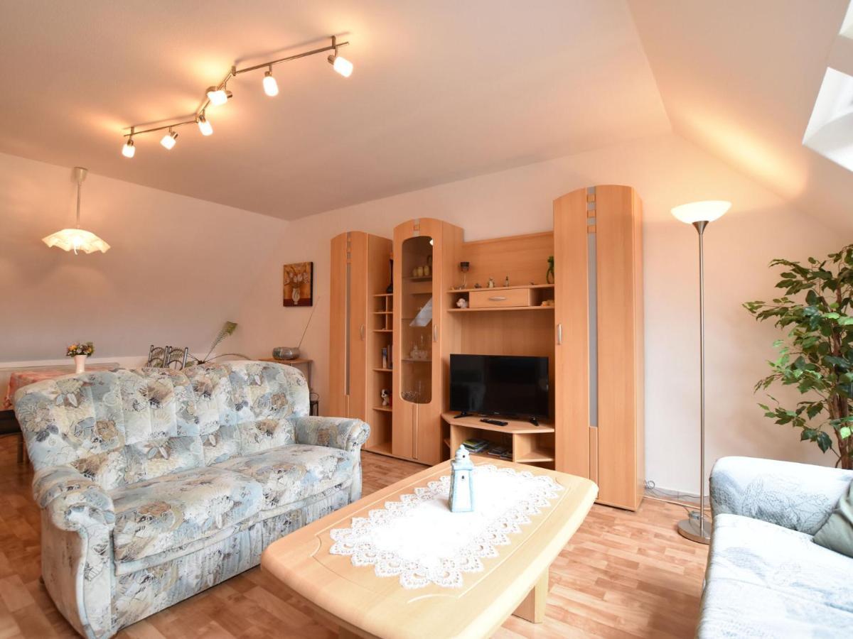 Attractive Apartment In Kluetz Near The Sea Exterior photo